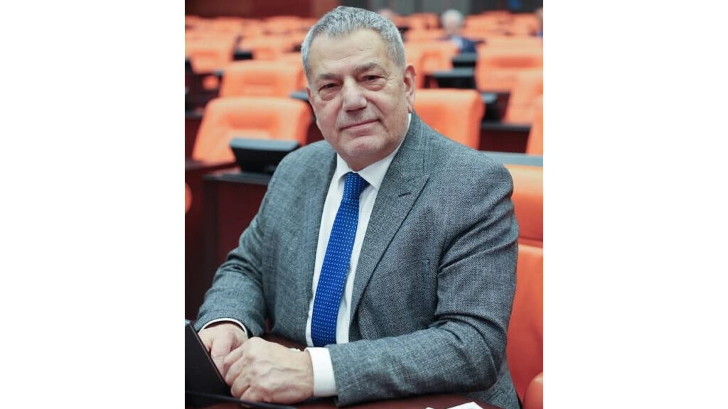 Rize Milletvekili Tahsin Ocaklı CHP’den istifa etti