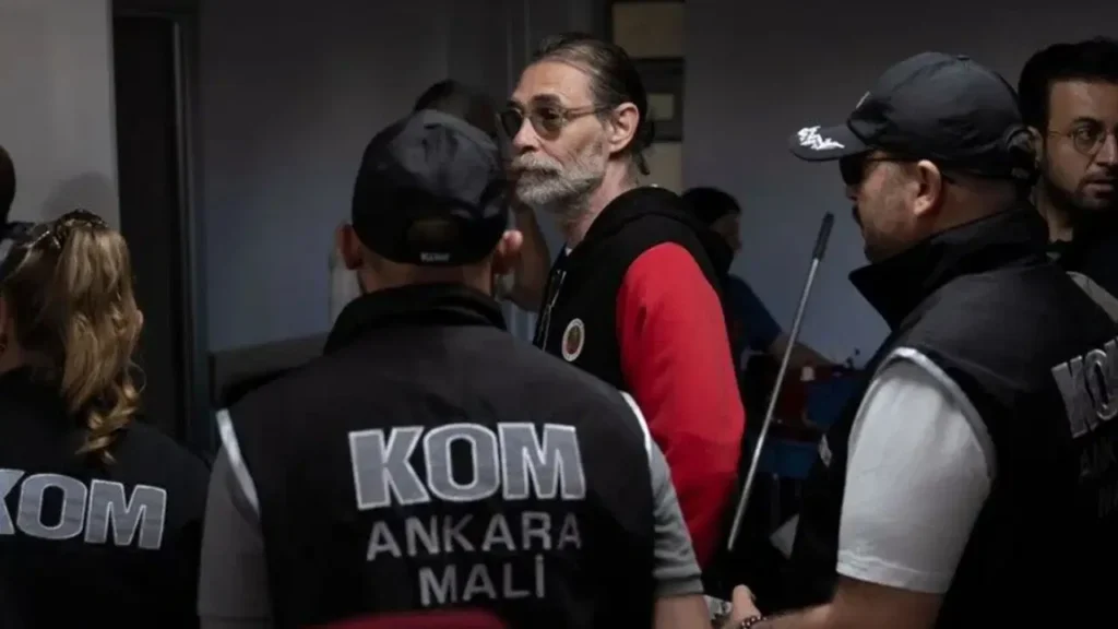 Erdal Beşikçioğlu görevinden uzaklaştırıldı